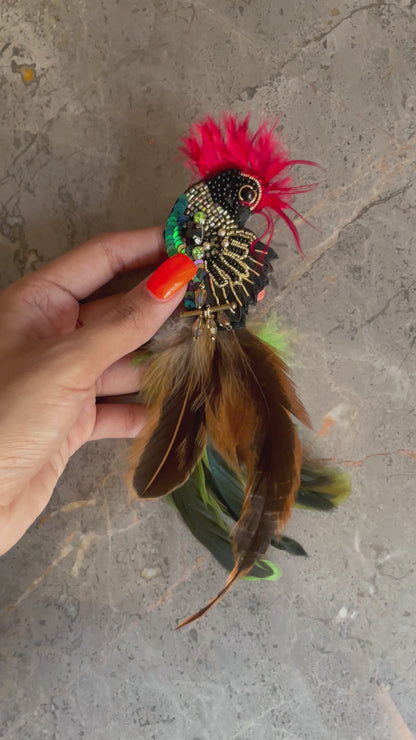 Heliotroupe Detachable Feathers Brooch